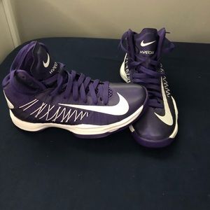 Nike Hyperdunks.